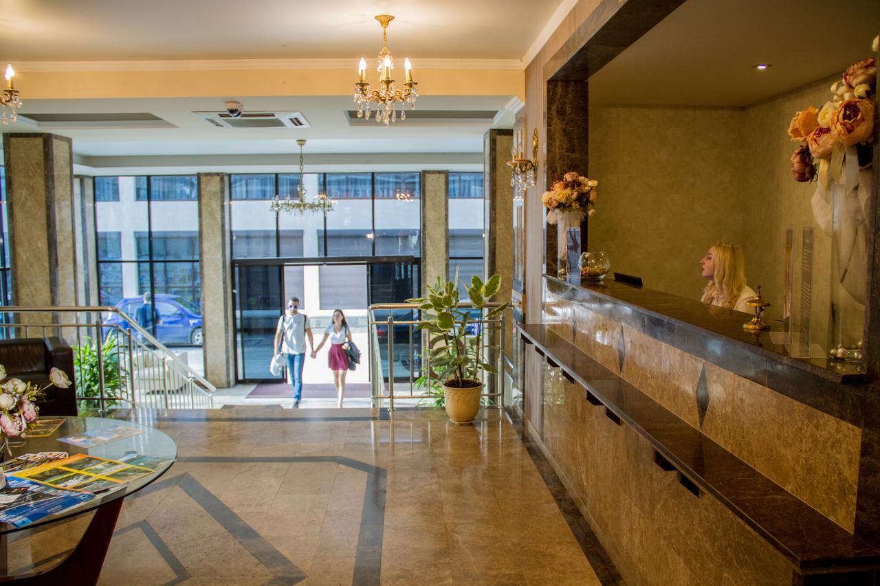 Grand Hotel Gagra Esterno foto