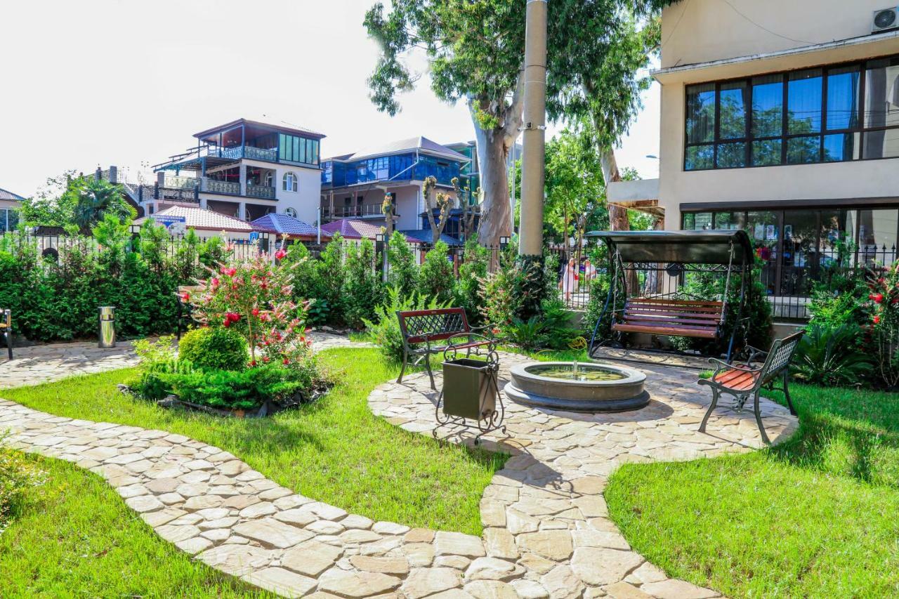 Grand Hotel Gagra Esterno foto