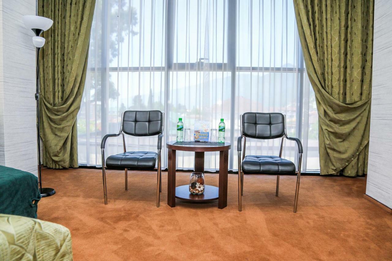Grand Hotel Gagra Esterno foto