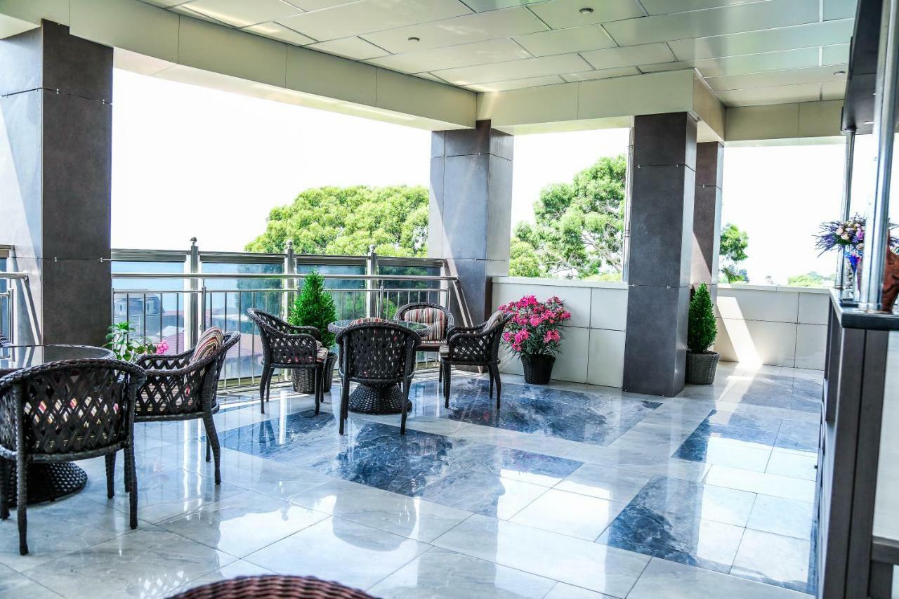 Grand Hotel Gagra Esterno foto