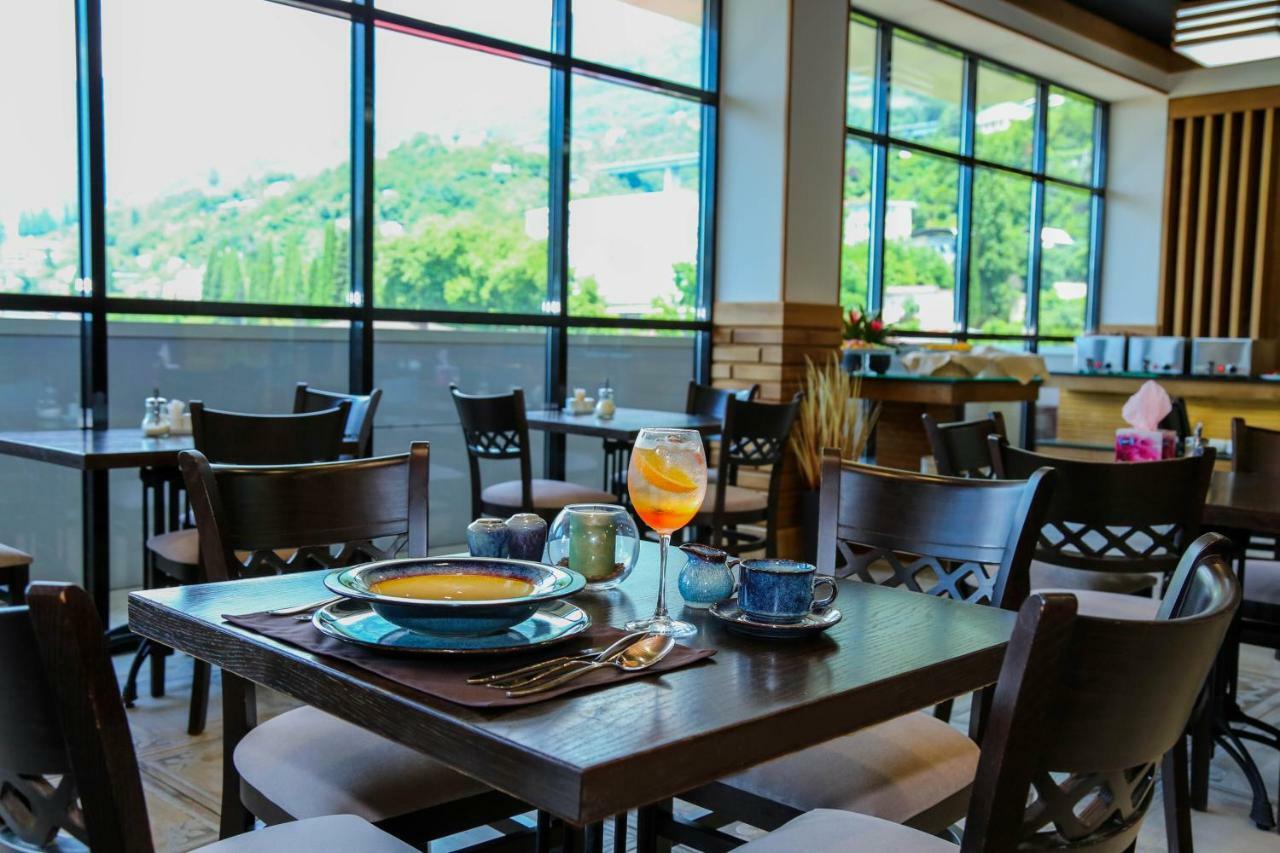 Grand Hotel Gagra Esterno foto