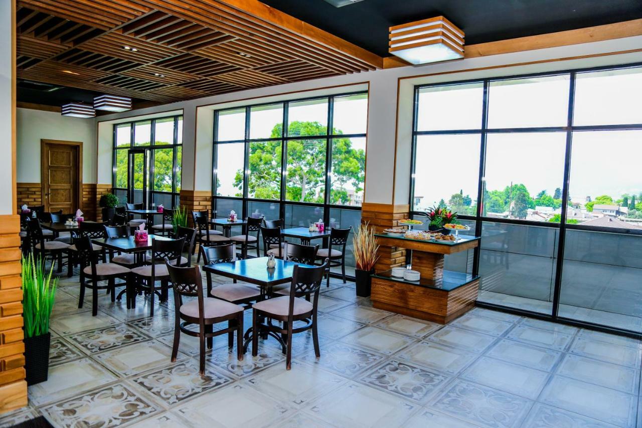 Grand Hotel Gagra Esterno foto